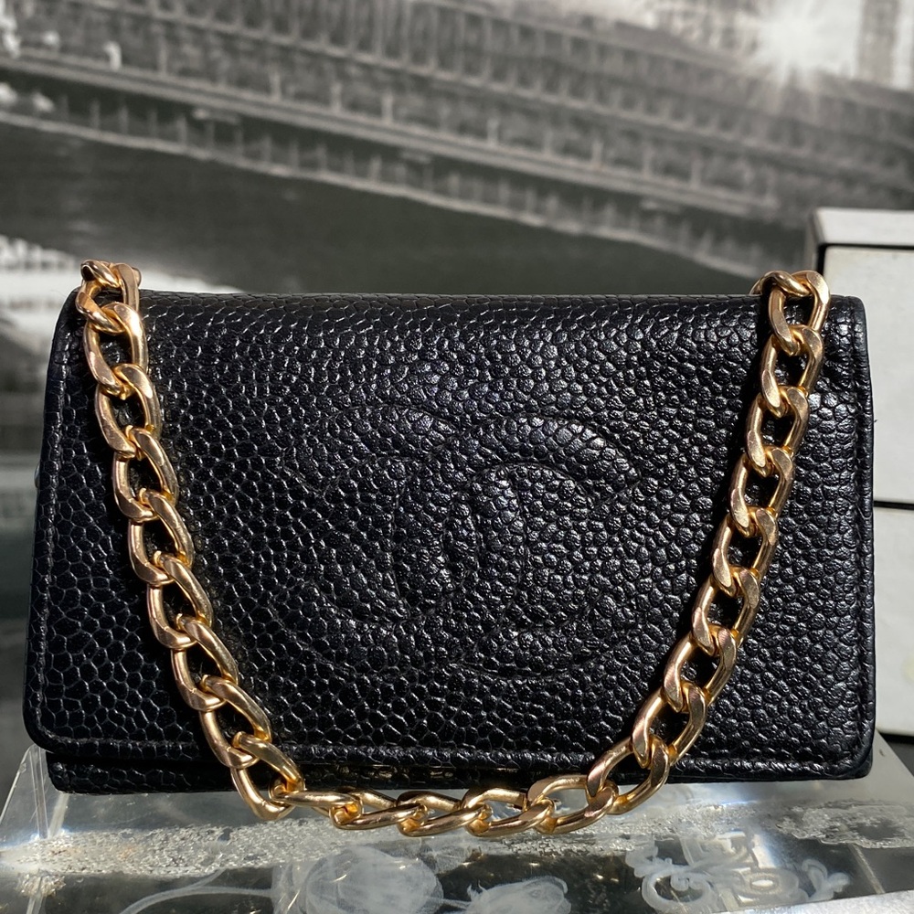Authentic CHANEL Timeless CC Caviar Black Key Holder - Picture 2 of 11